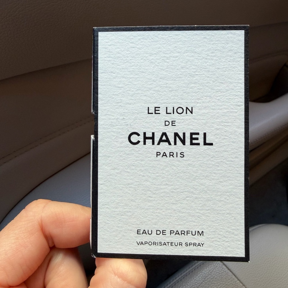CHANEL Le Lion Perfume sample